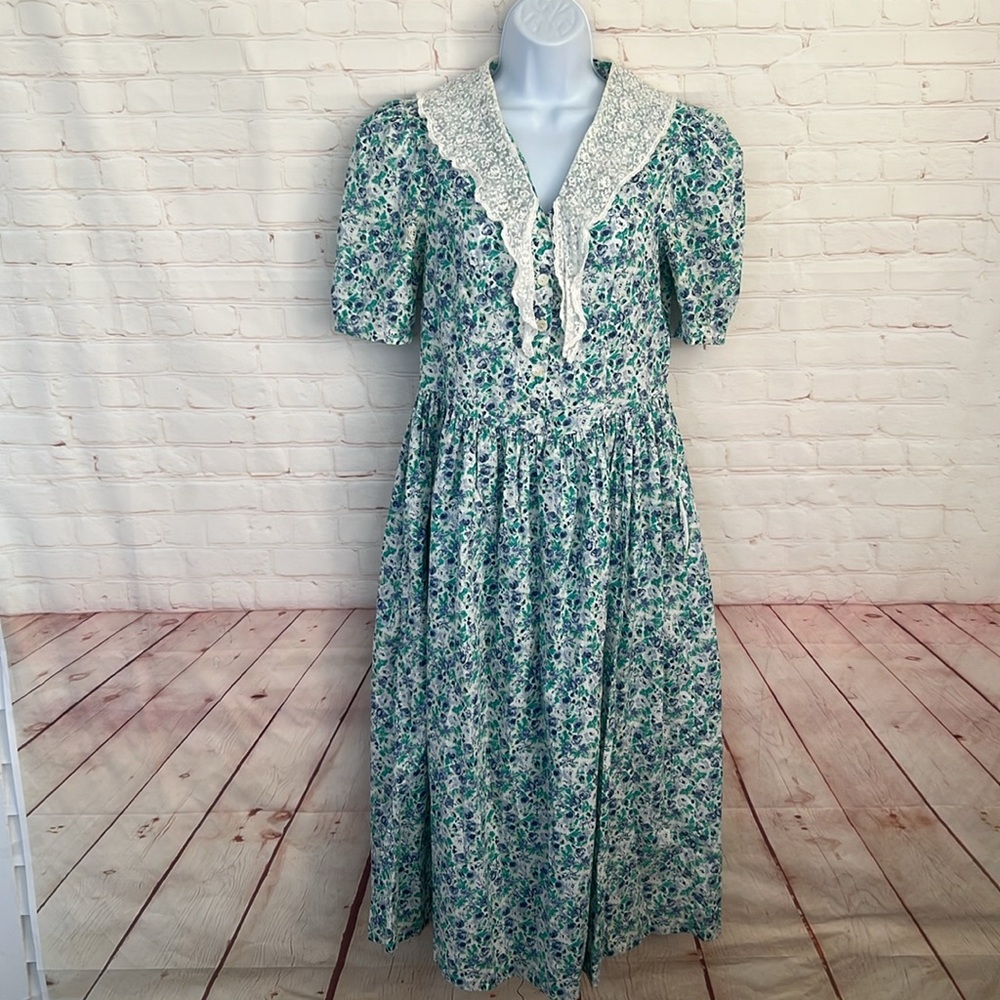 Vintage Laura Ashley 1980’s prairie Floral Lace maxi Dress size 8 cottage core